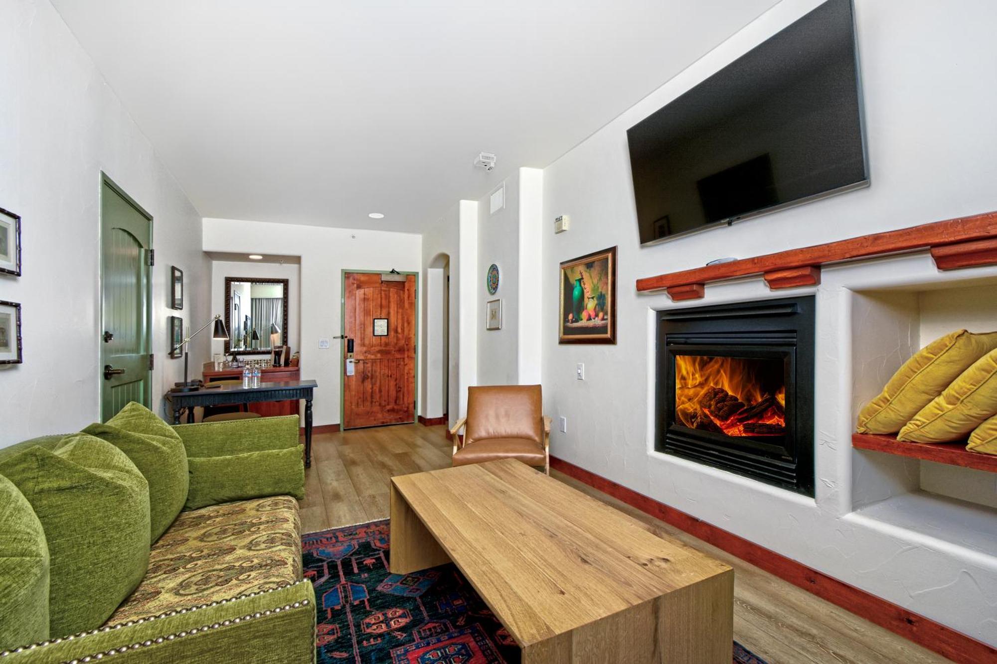 Gatos Hotel 4*